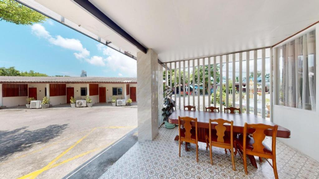 Deejai Hotel Si Racha Exteriér fotografie