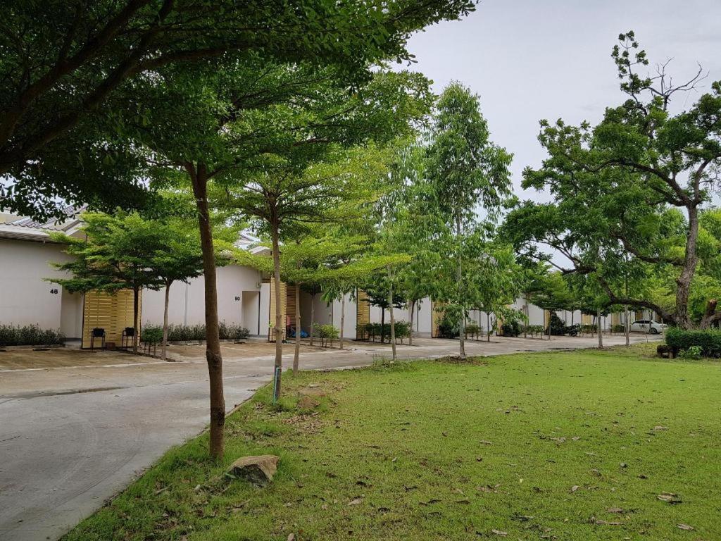 Deejai Hotel Si Racha Exteriér fotografie