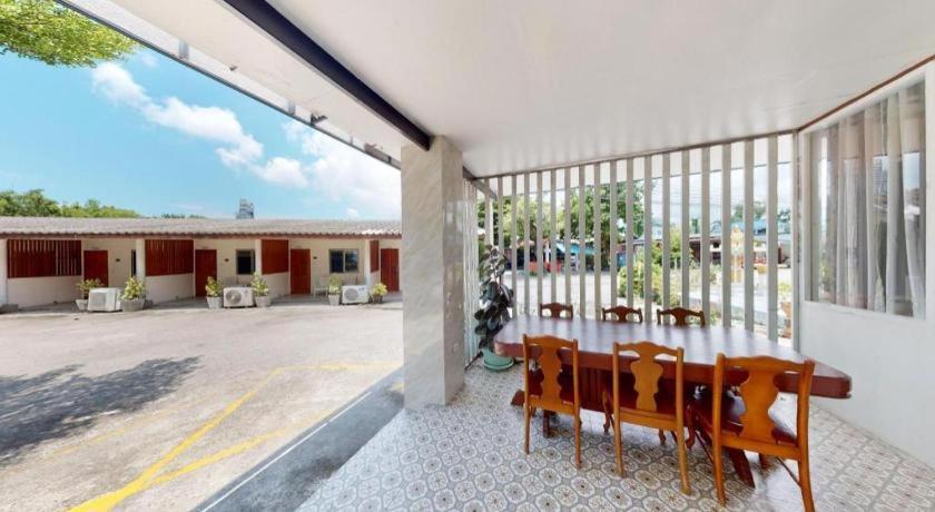 Deejai Hotel Si Racha Exteriér fotografie